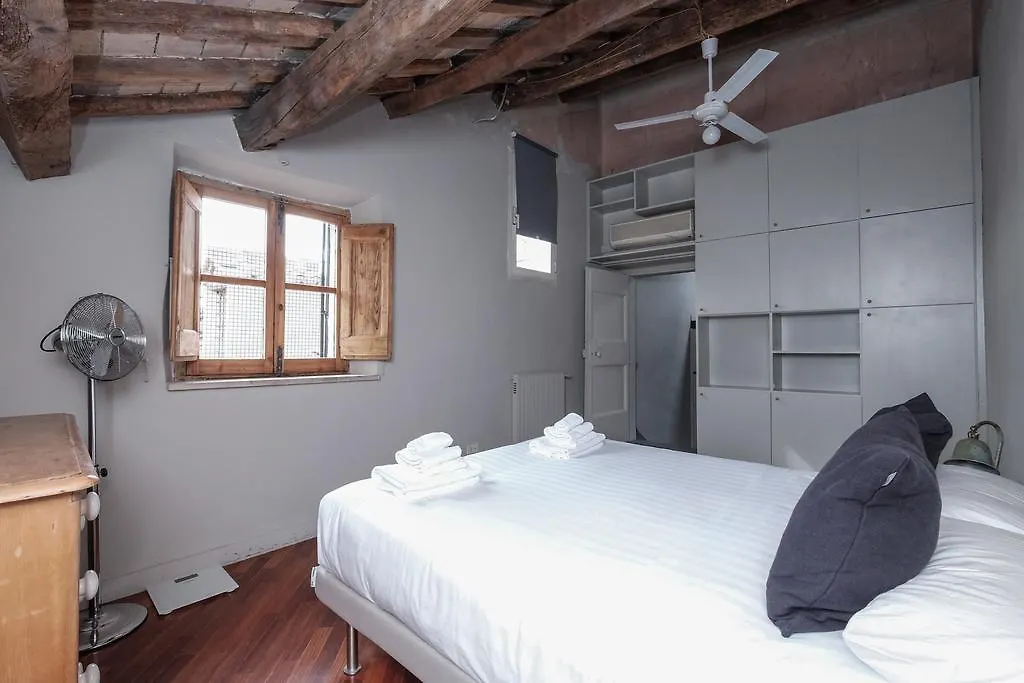 Piazza Navona Artist Loft Apartment Rome