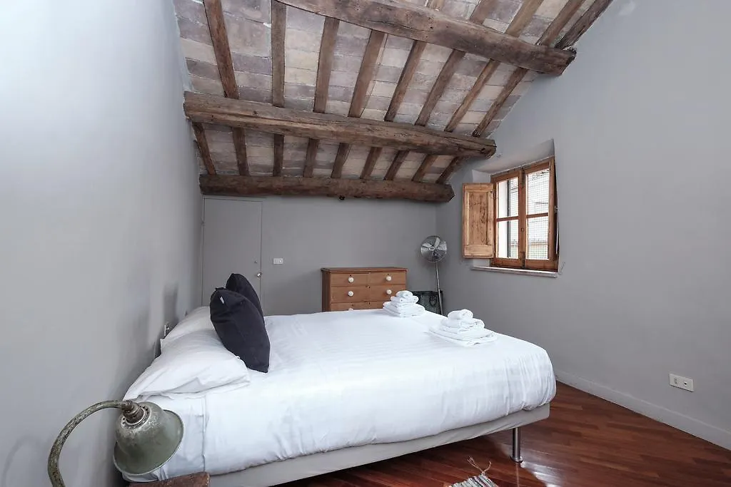 Piazza Navona Artist Loft Apartment Rome